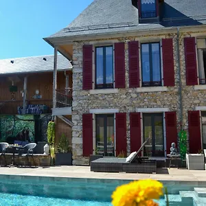 A Nouste D'hotes Et Campan